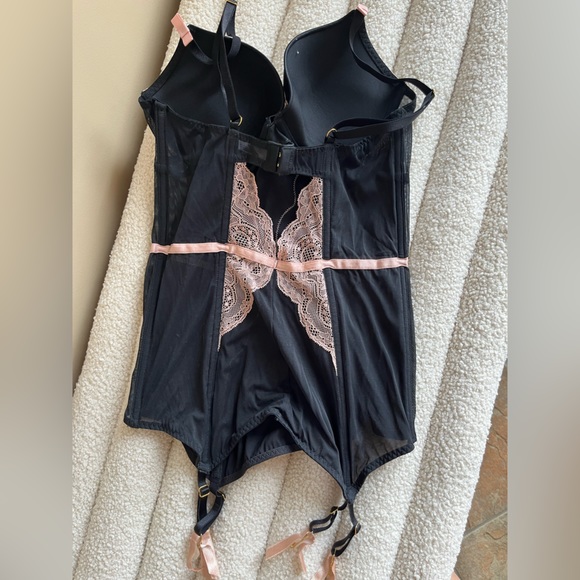 Corset lingerie - Picture 3 of 4